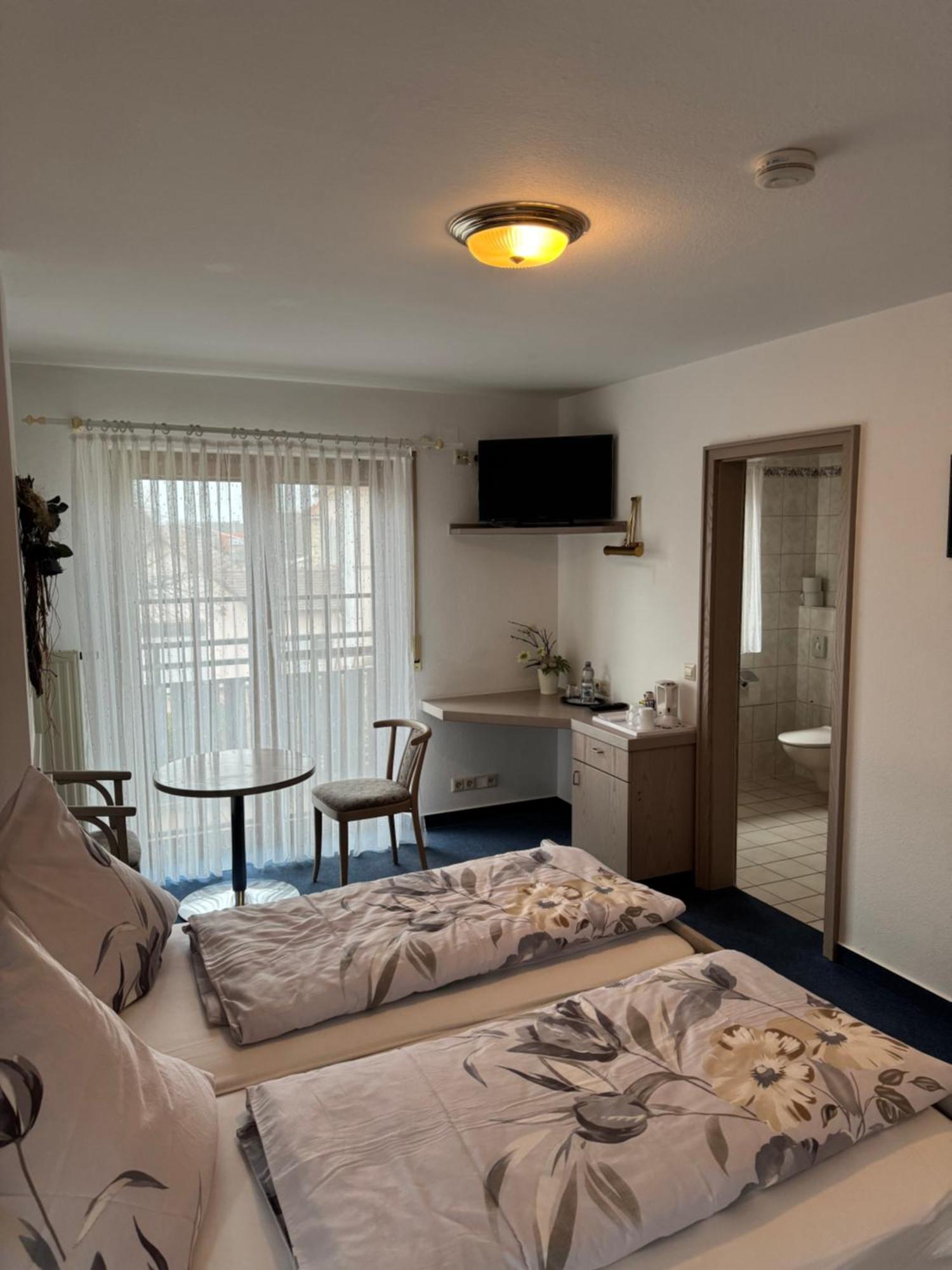 Hotel Gruener Baum Rastatt Eksteriør billede